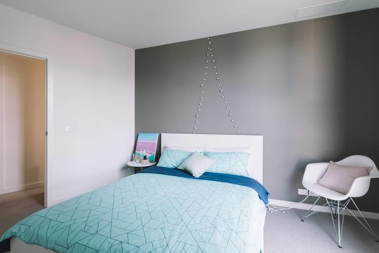Experience Waterfront Luxury With Views Apartment Мелбърн Екстериор снимка